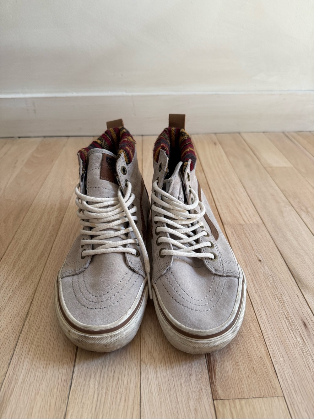 Vans Men’s Beige High-Top Sneakers with Patterned Collar